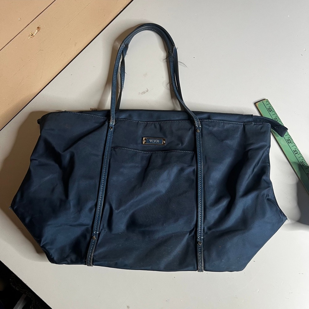 Tumi Voyageur Q-Tote Navy Blue Nylon Leather Trim Travel Shoulder Bag